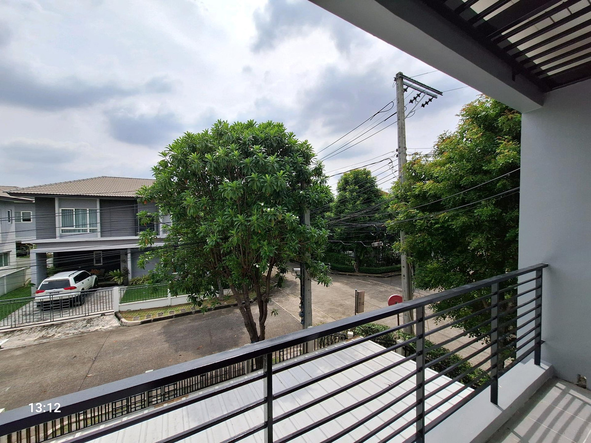 ขายบ้านนวมินทร์ รามอินทรา : ขายถูก บ้านเดี่ยววัชรพล 63.8 ตร.ว.  หลังมุม เดอะเซนโทร วัชรพล ติดถนนสุขาภิบาล 5 