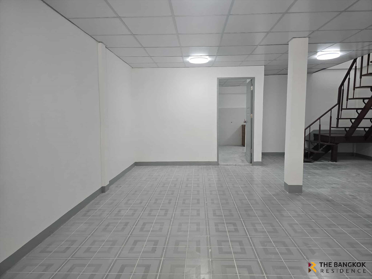 ขายทาวน์โฮมรัชดา ห้วยขวาง : 🌠 บ้านรีโนเวท ใกล้ MRT ห้วยขวาง ทำเลศักยภาพ ที่มีดีมานด์สูง