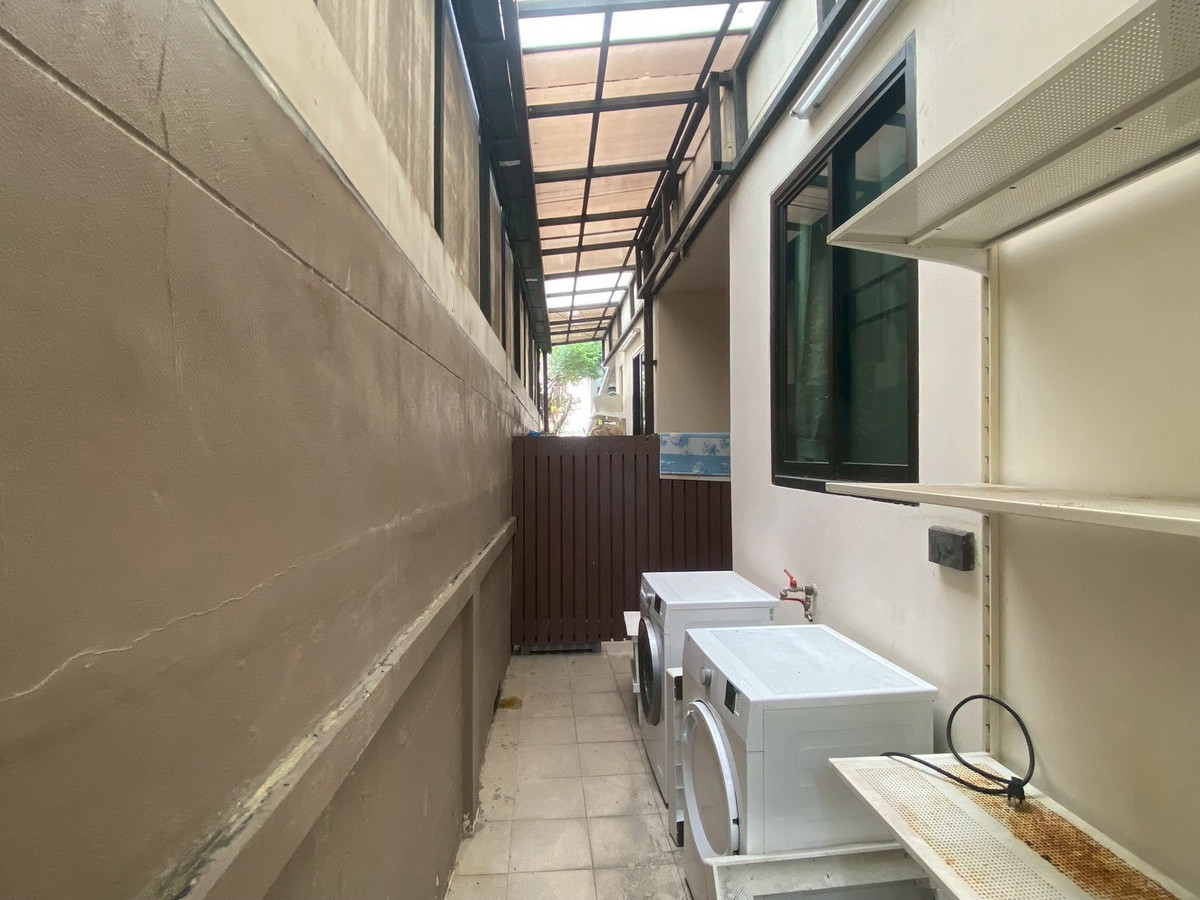 For RentHouseSukhumvit, Asoke, Thonglor : ✨For rent: Beautiful house in Phrom Phong area, 4 bedrooms, 450 sq.m., fully furnished, with private swimming pool and private garden. Conveniently located near BTS Phrom Phong. Ready to move in
