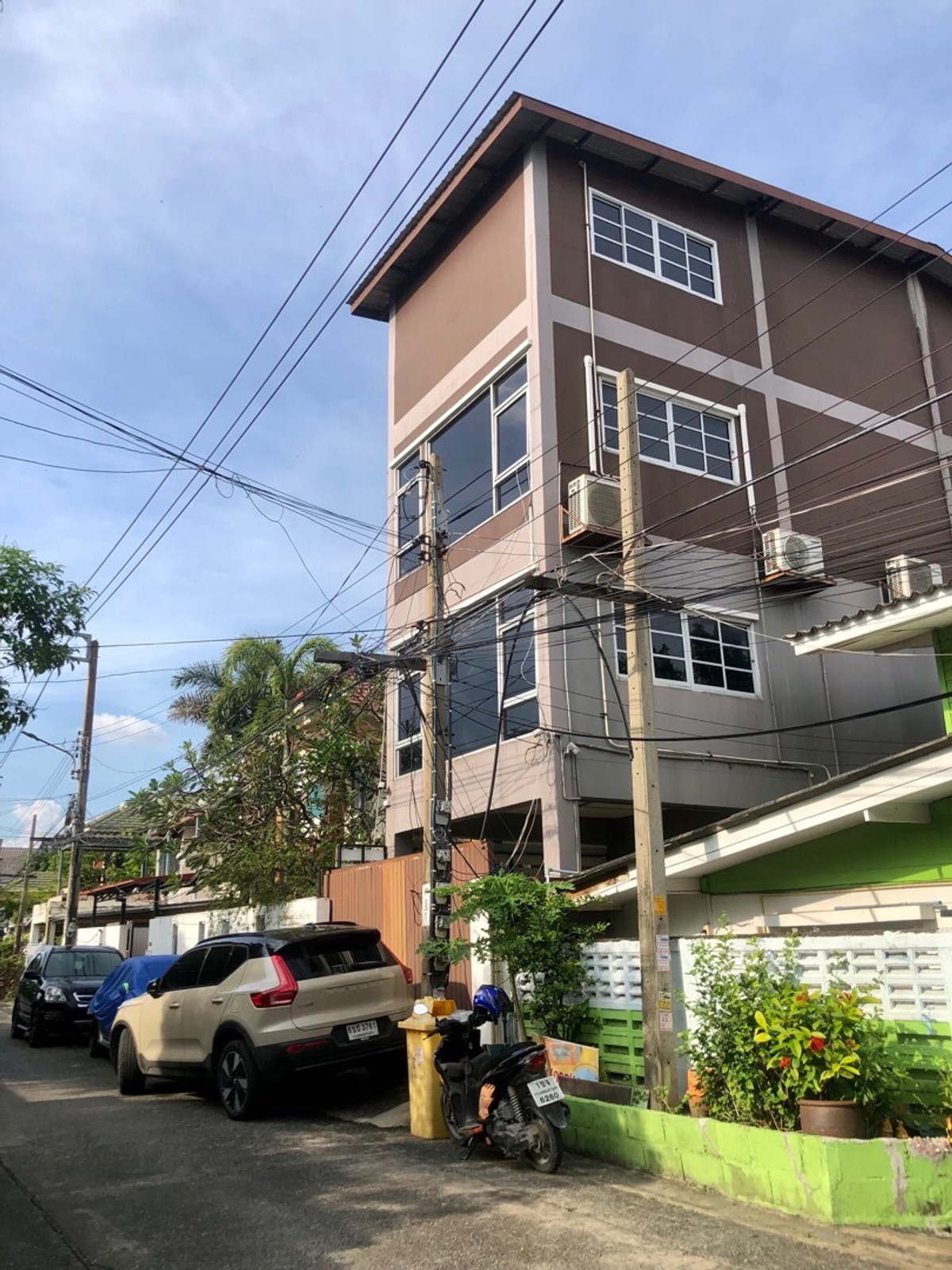 ให้เช่าอาคารพาณิชย์อ่อนนุช อุดมสุข : เช่า! ทำเลดี!ตึกสำนักงาน(4ชั้น 300 ตรม.)สุขุมวิท 101/1 ใกล้รถไฟฟ้า ปุณณวิถี 