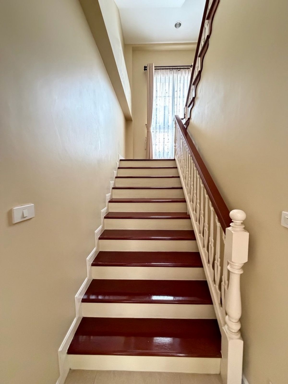 ให้เช่าบ้านบางนา แบริ่ง ลาซาล : Fantasia Villa4 Bangna บ้านใหญ่ ฟังก์ชันครบ เหมาะสำหรับอยู่เองหรือทำโฮมออฟฟิศ ทำเลดีมาก ใกล้ทางด่วน / Mega Bangna / โรงเรียนนานาชาติ