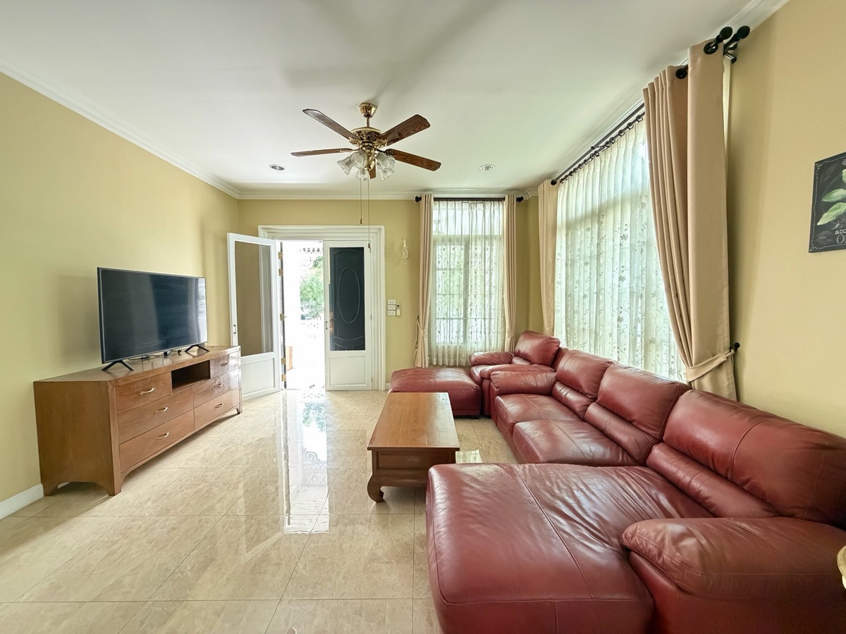 ให้เช่าบ้านบางนา แบริ่ง ลาซาล : Fantasia Villa4 Bangna บ้านใหญ่ ฟังก์ชันครบ เหมาะสำหรับอยู่เองหรือทำโฮมออฟฟิศ ทำเลดีมาก ใกล้ทางด่วน / Mega Bangna / โรงเรียนนานาชาติ