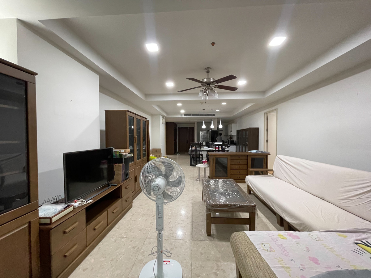 ขายคอนโดสุขุมวิท อโศก ทองหล่อ : ขายด่วน ณุศาศิริ แกรนด์ คอนโด 3 ห้องนอน 130.98 ตรม ราคาดีมาก เพียง 95,xxx ต่อ ตรมเท่านั้น 