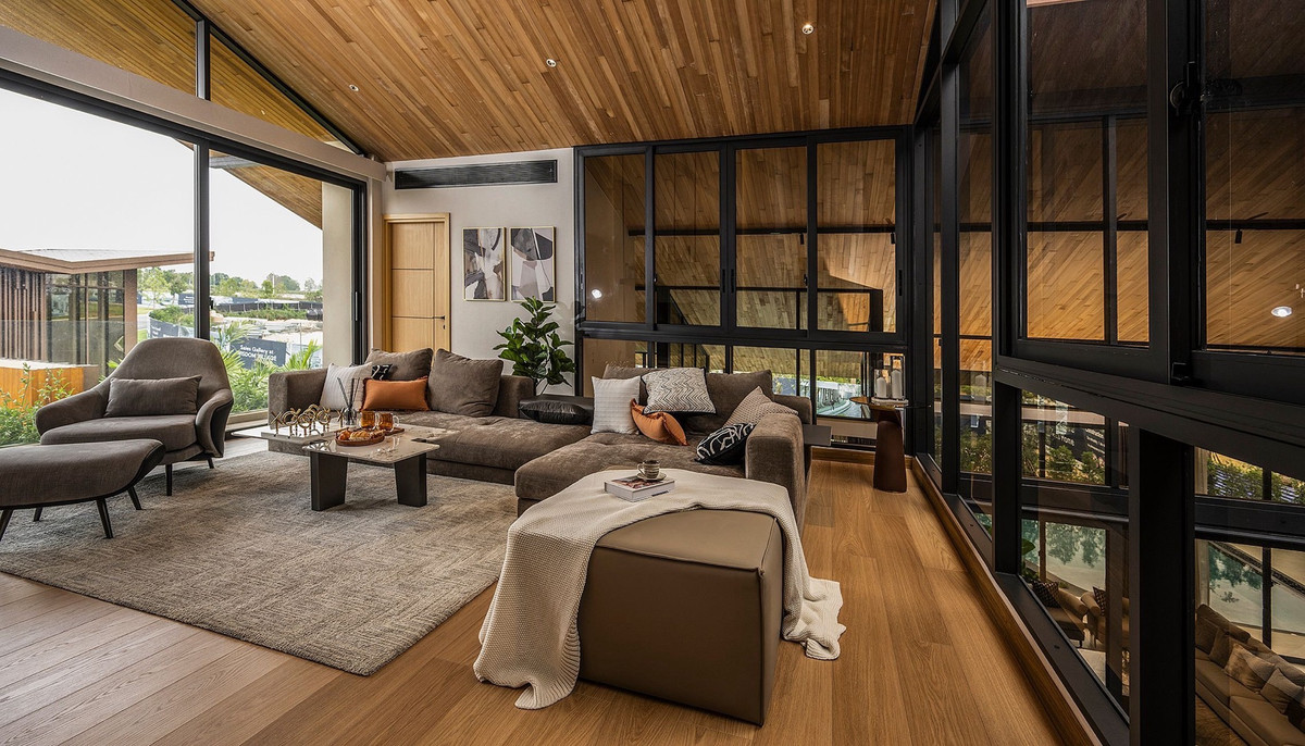 For SaleHousePattaya, Bangsaen, Chonburi : Wisdom First Residence Chonburi, luxury single-detached house. Pool villa style in the middle of Wisdom Valley, 1,400 rai with a large common area.