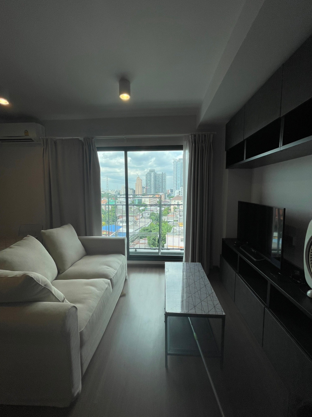 For RentCondoRatchadapisek, Huaikwang, Suttisan : Beautiful room, beautiful view, for rent, 2 bedrooms, 2 bathrooms, Ideo Ratchada Sutthisan.