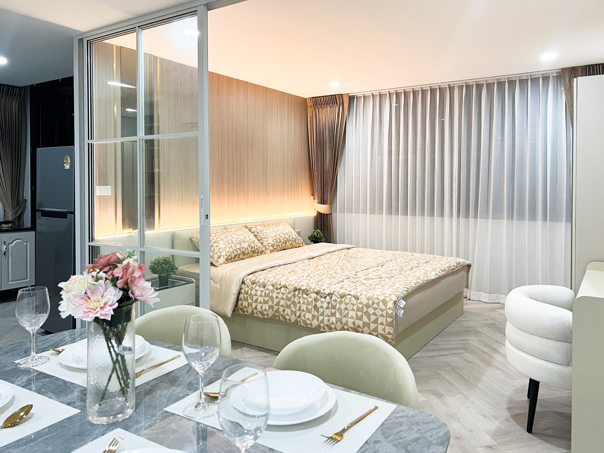 For RentCondoRatchadapisek, Huaikwang, Suttisan : Condo for rent 52 sq m. Ratchada City Soi Pracharat Bamphen 7 (near MRT Huai Khwang)