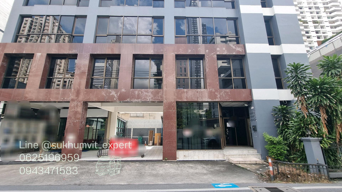 For RentShop HouseSukhumvit, Asoke, Thonglor : Commercial building for rent - Asoke location. can be used as a restaurant.
