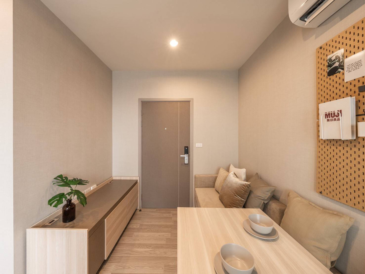 For RentCondoBangna, Bearing, Lasalle : Newly decorated room, renovated, very beautiful, for rent 1 bedroom, 1 bathroom, Ideo Mobi Sukhumvit East Point.