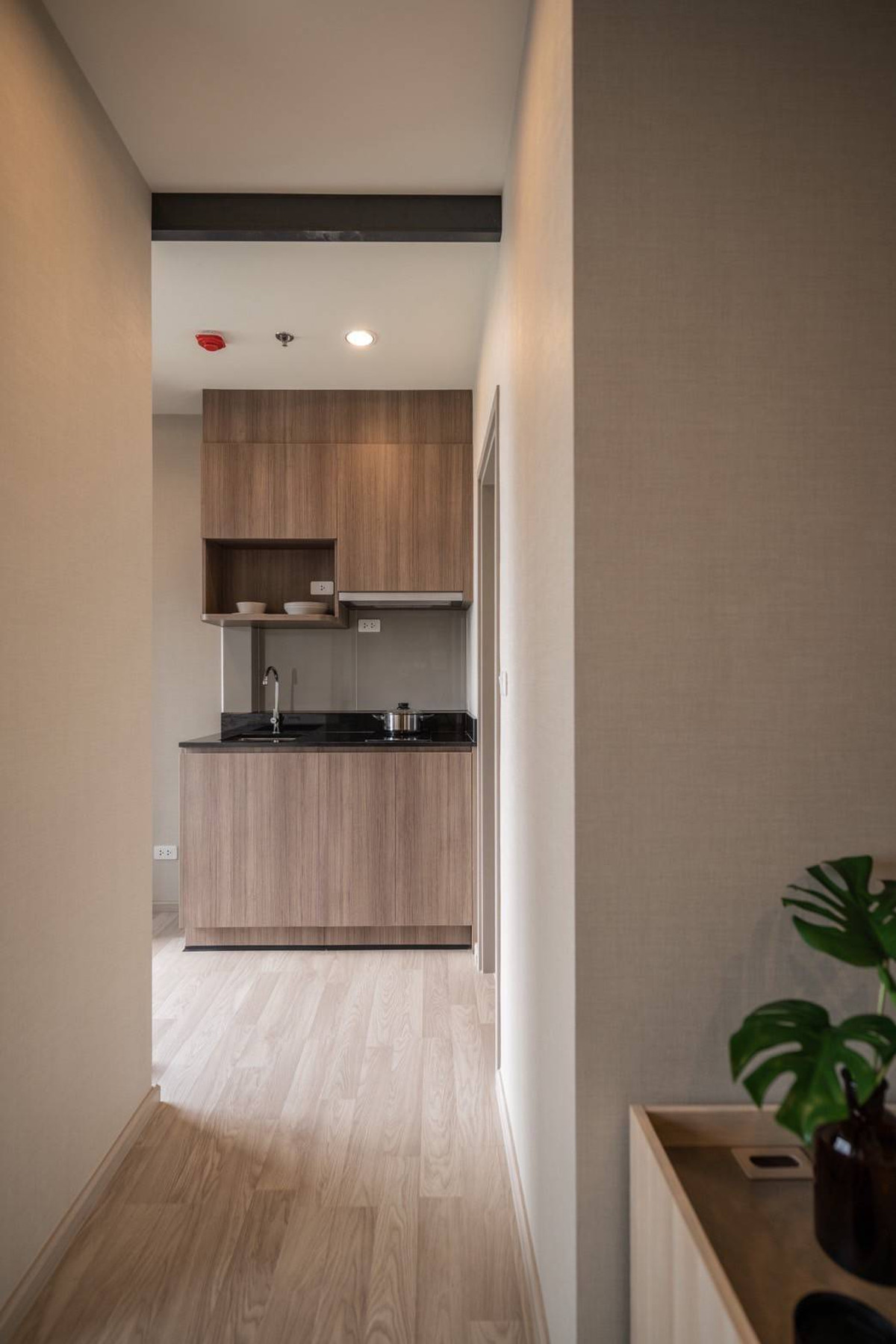 For RentCondoBangna, Bearing, Lasalle : Newly decorated room, renovated, very beautiful, for rent 1 bedroom, 1 bathroom, Ideo Mobi Sukhumvit East Point.