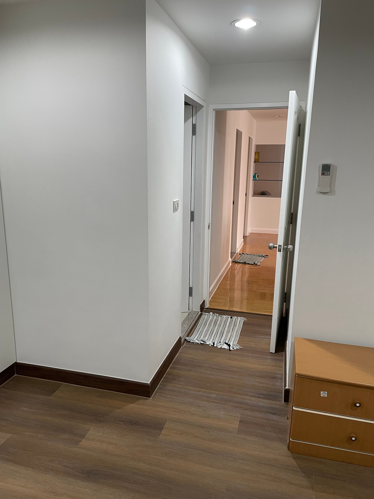 ให้เช่าคอนโดพระราม 3 สาธุประดิษฐ์ : ให้เช่าคอนโด Bangkok Garden เฟอร์นิเจอร์ครบ (S15-8765)