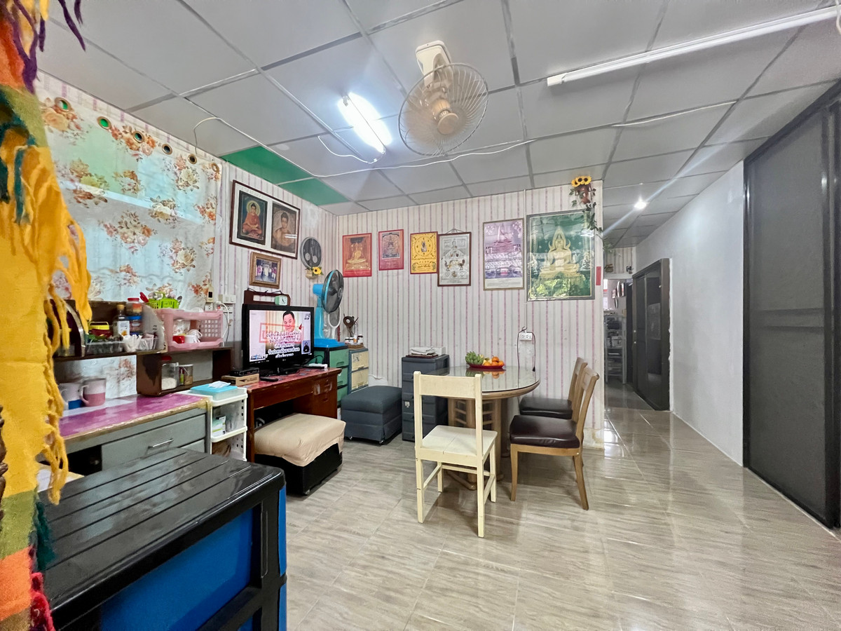 ขายบ้านโชคชัย4 ลาดพร้าว71 : ขายบ้านเดี่ยว 2 ชั้น หลังมุม บนที่ดิน 60 ตร.วา | ทำเลทอง โชคชัย 4 | ใกล้ตลาดกองปราบ–รวมโชค เดินทางสะดวกทุกเส้นทาง