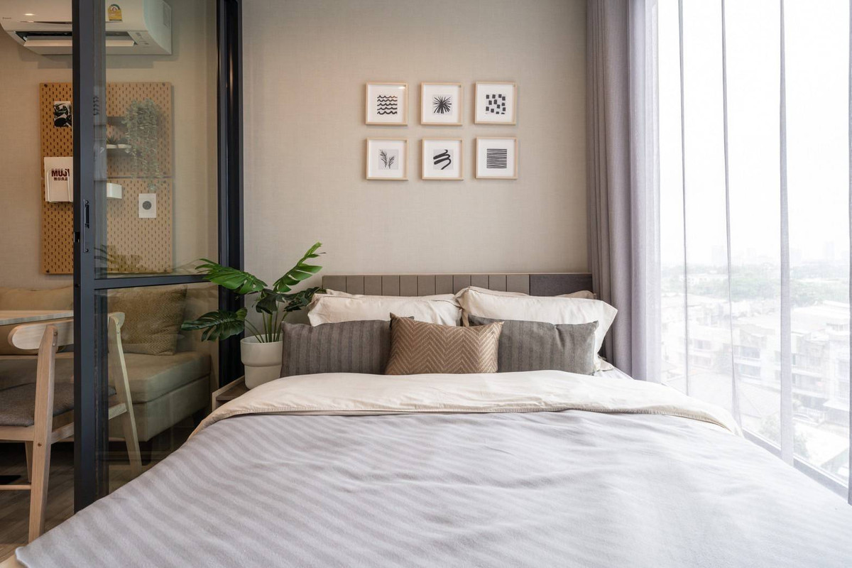 For RentCondoBangna, Bearing, Lasalle : Newly decorated room, renovated, very beautiful, for rent 1 bedroom, 1 bathroom, Ideo Mobi Sukhumvit East Point.