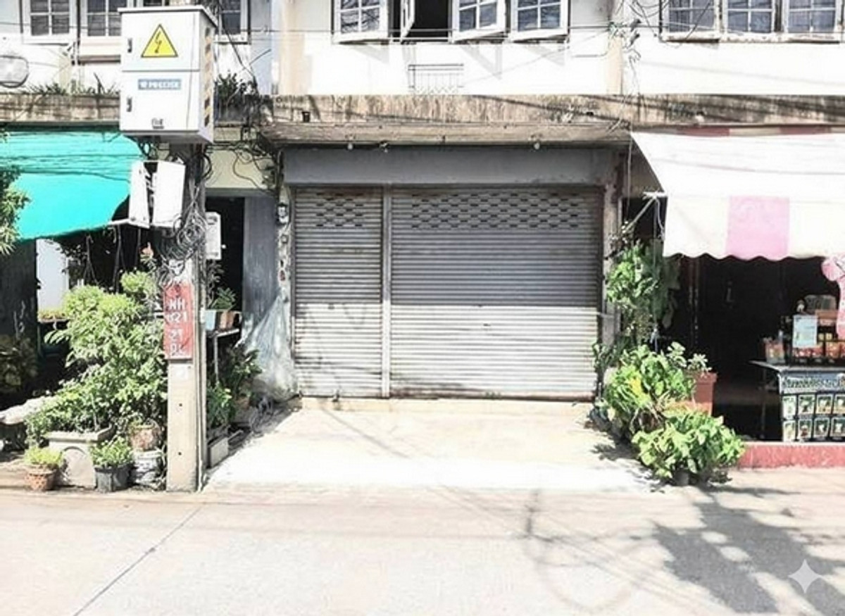 For RentShop HouseBang kae, Phetkasem : Commercial building for rent, 3 floors, enter Soi Ma Charoen 1. Only 280 meters from the main Phetkasem Road, suitable for opening a company or doing business.