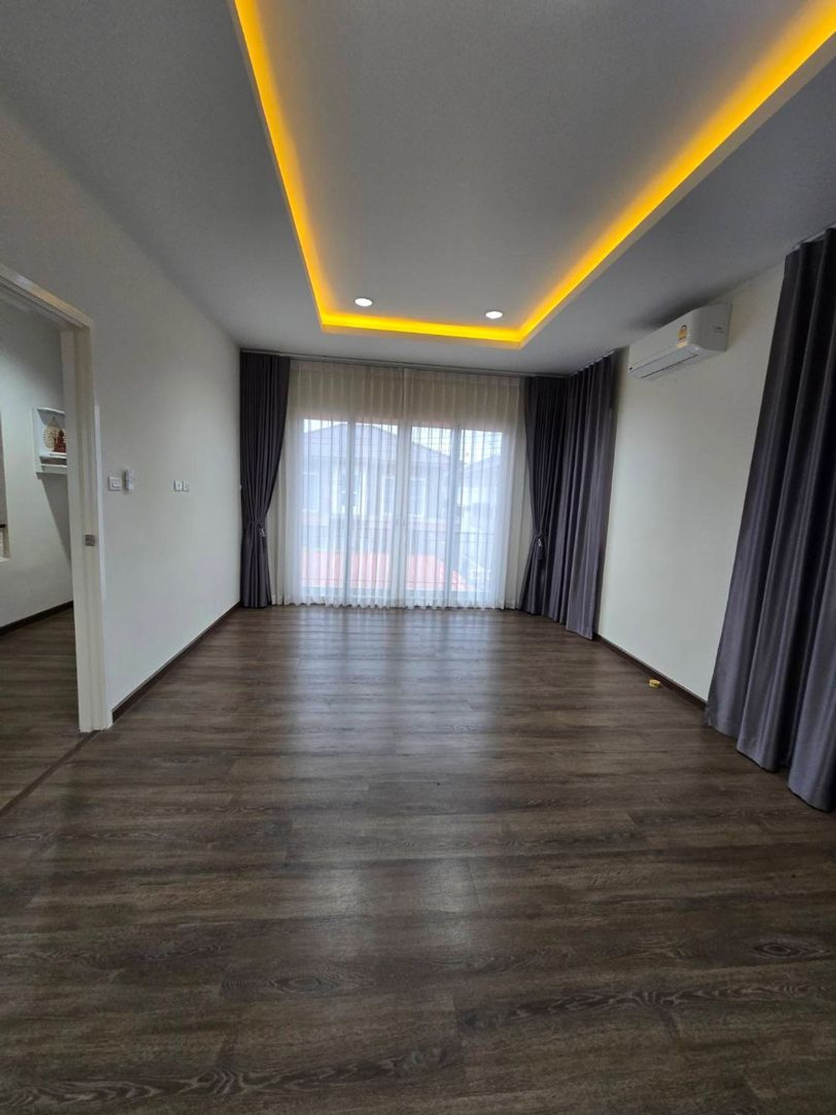 For SaleHousePathum Thani,Rangsit, Thammasat : 2-story detached house for sale, 4 bedrooms, 5 bathrooms, Suetrong Cozy Project, The Oxy, Rangsit Khlong 6, parking for 4 cars, area 80 square meters.