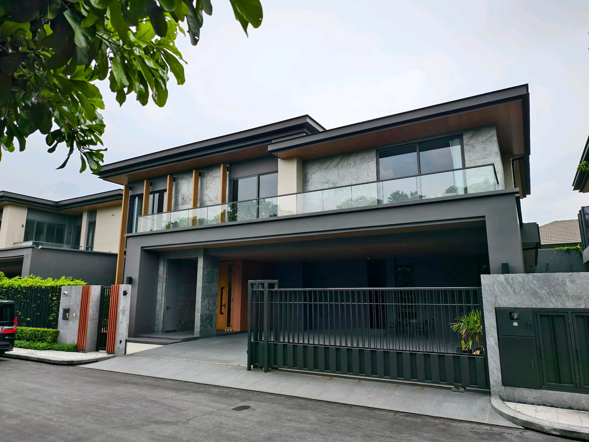 บ้านพัฒนาการ ศรีนครินทร์ : ขาย-เช่าบ้านเดี่ยวSIRANINN Residences – พัฒนาการ 30 610 ตรม. แค่ 10 นาที ถึงทองหล่อ 5 นอน 6 น้ำ 4 จอด
ห้องแม่บ้านพร้อมห้องน้ำแยก