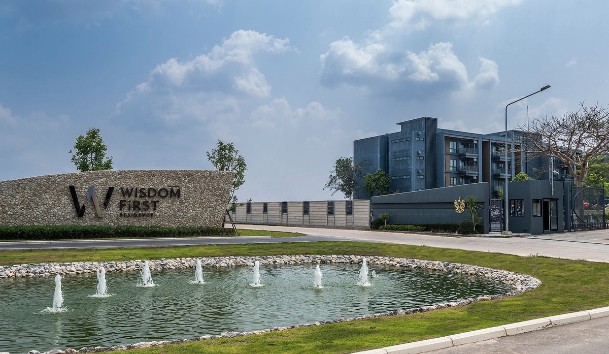 For SaleHousePattaya, Bangsaen, Chonburi : Wisdom First Residence Chonburi, luxury house designed by A49, next to Rugby School Thailand.