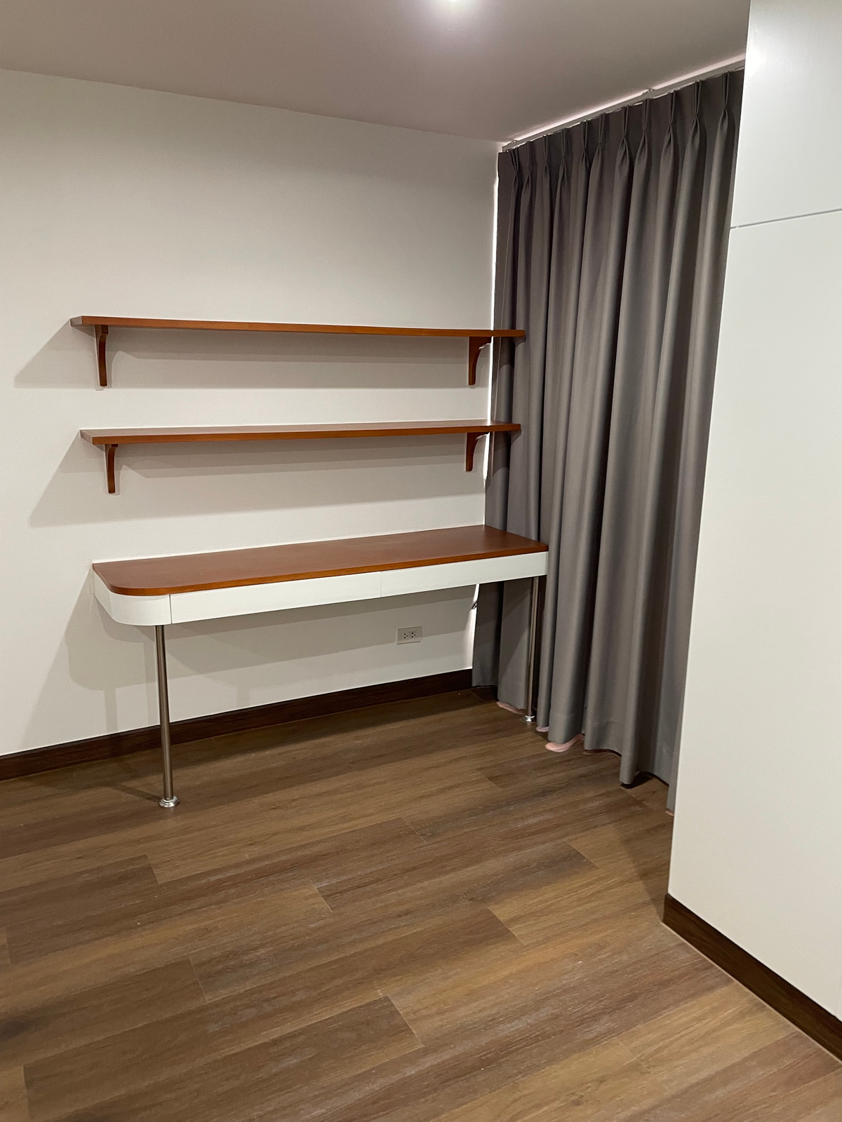 ให้เช่าคอนโดพระราม 3 สาธุประดิษฐ์ : ให้เช่าคอนโด Bangkok Garden เฟอร์นิเจอร์ครบ (S15-8765)