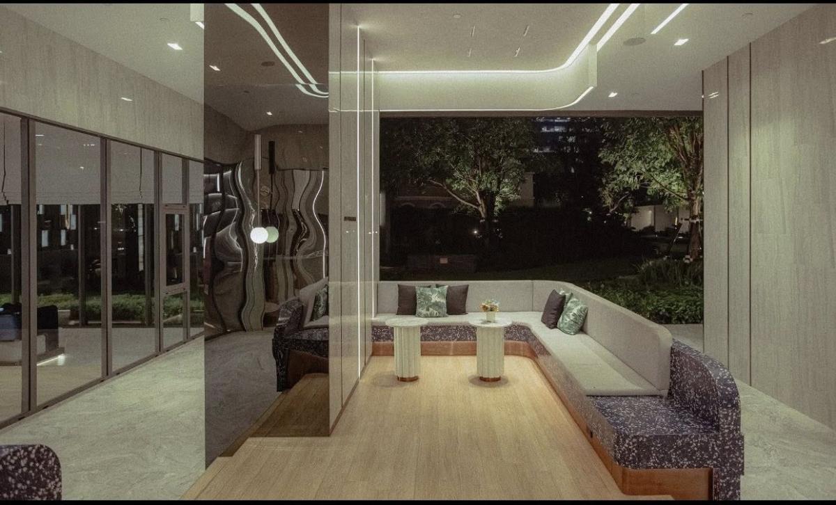 ให้เช่าคอนโดคลองเตย กล้วยน้ำไท : 🔥ให้เช่าด่วน🔥 ไลฟ์ พระราม 4-อโศก วิวสวย ไม่บล็อค เฟอร์นิเจอร์ครบพร้อมเข้าอยู่ ใกล้ MRT ศูนย์ฯ สิริกิติ์