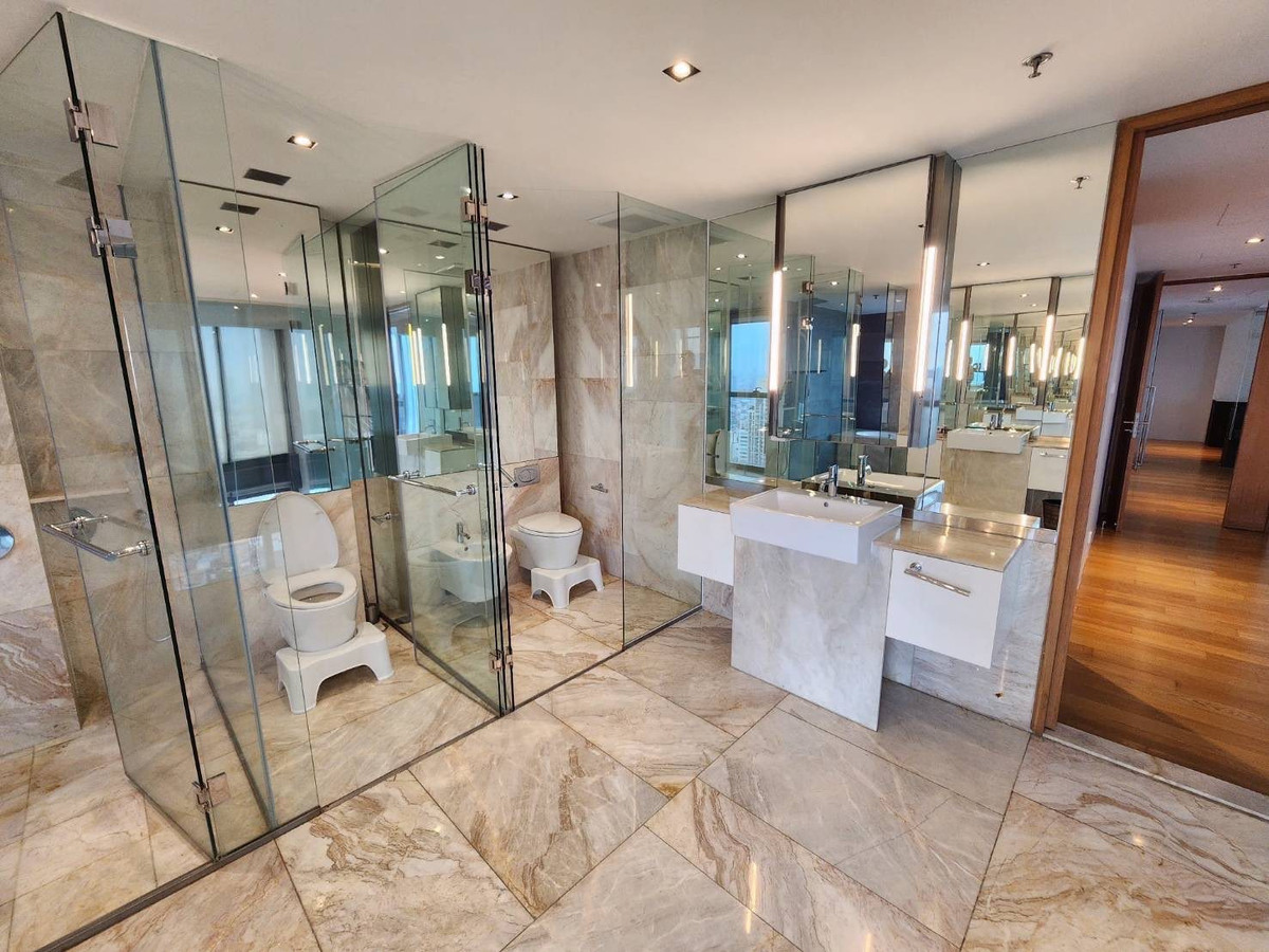 For RentCondoSathorn, Narathiwat : RC113425 Condo for rent The Met Sathorn (The Met Sathorn) near BTS Chong Nonsi.