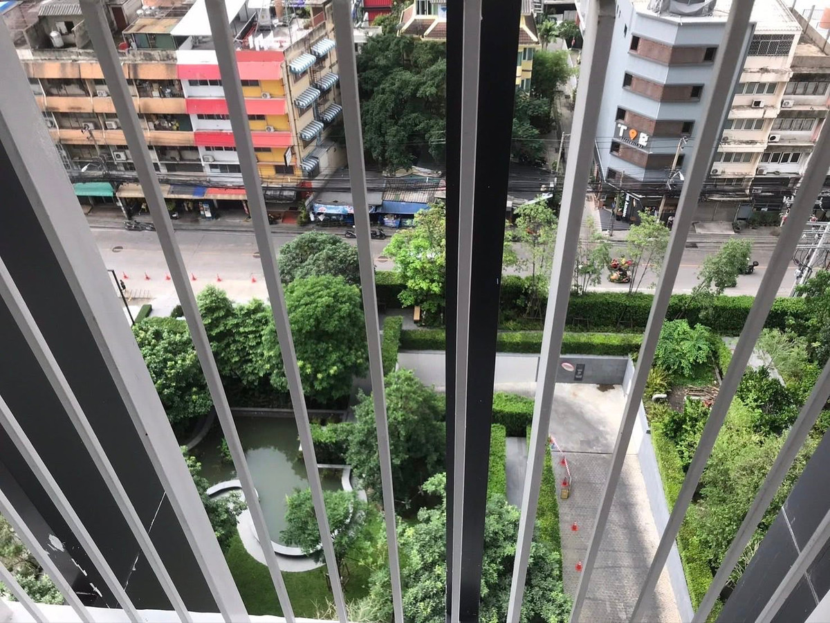 For RentCondoSukhumvit, Asoke, Thonglor : 🏙️ [Garden View] High-End Living at Park Origin Phrom Phong - Fully Furnished & Ready to Move in!