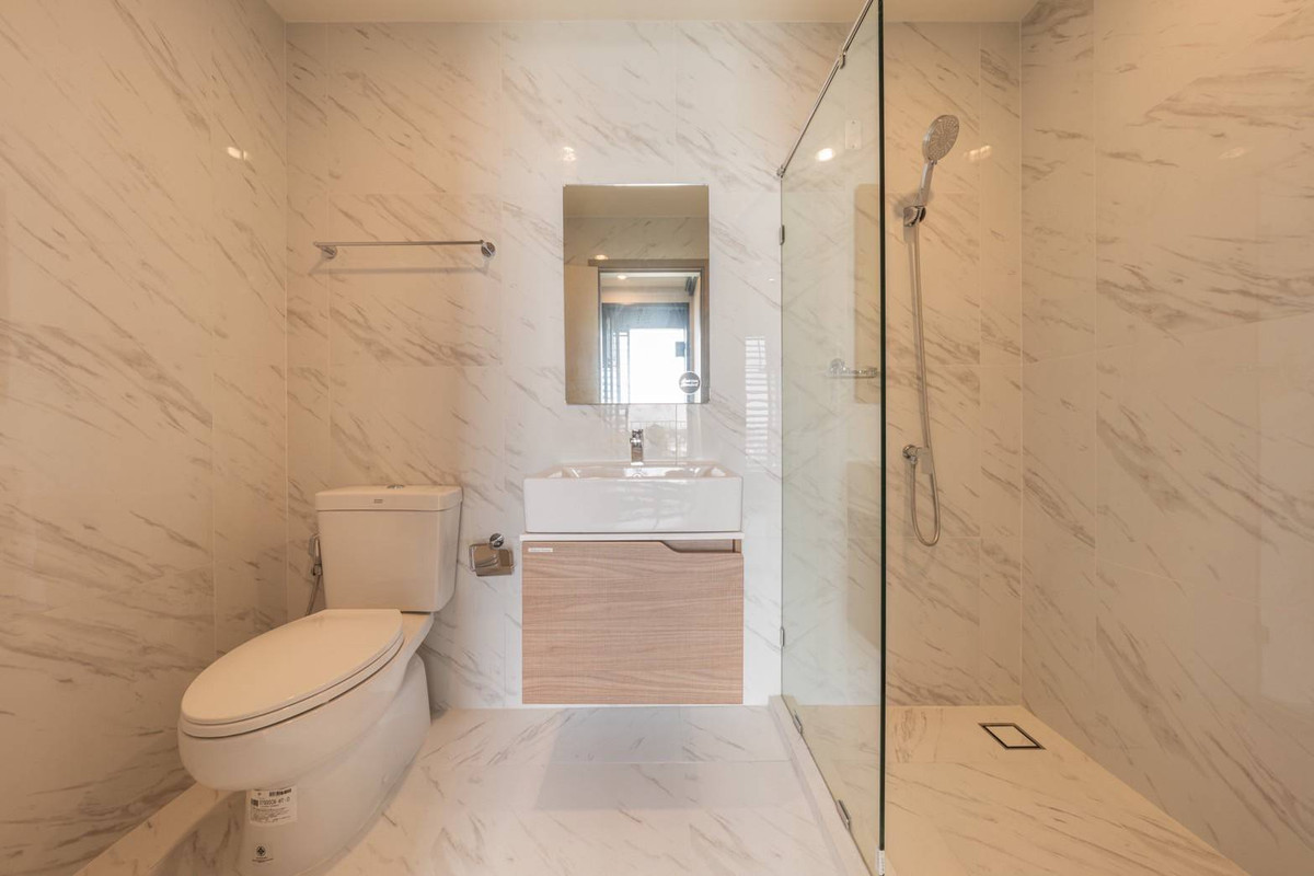 For RentCondoBangna, Bearing, Lasalle : Newly decorated room, renovated, very beautiful, for rent 1 bedroom, 1 bathroom, Ideo Mobi Sukhumvit East Point.