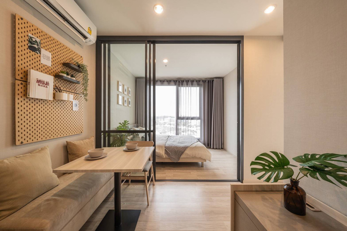 For RentCondoBangna, Bearing, Lasalle : Newly decorated room, renovated, very beautiful, for rent 1 bedroom, 1 bathroom, Ideo Mobi Sukhumvit East Point.