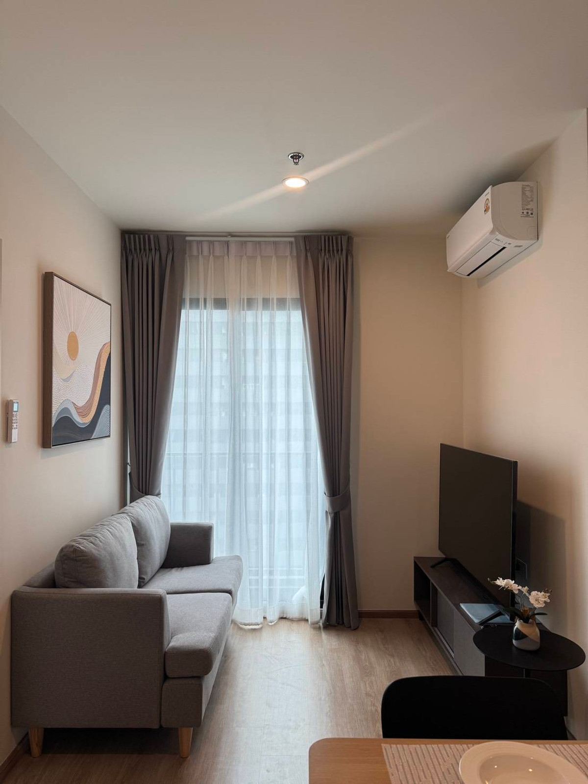 ให้เช่าคอนโดพระราม 9 เพชรบุรีตัดใหม่ RCA : Nue Distric R9 คอนโดติด mrt rama9 ทำเลดีมาก ใกล้ mrt,central ว่างพร้อมให้เช่า 2 ห้องนอน