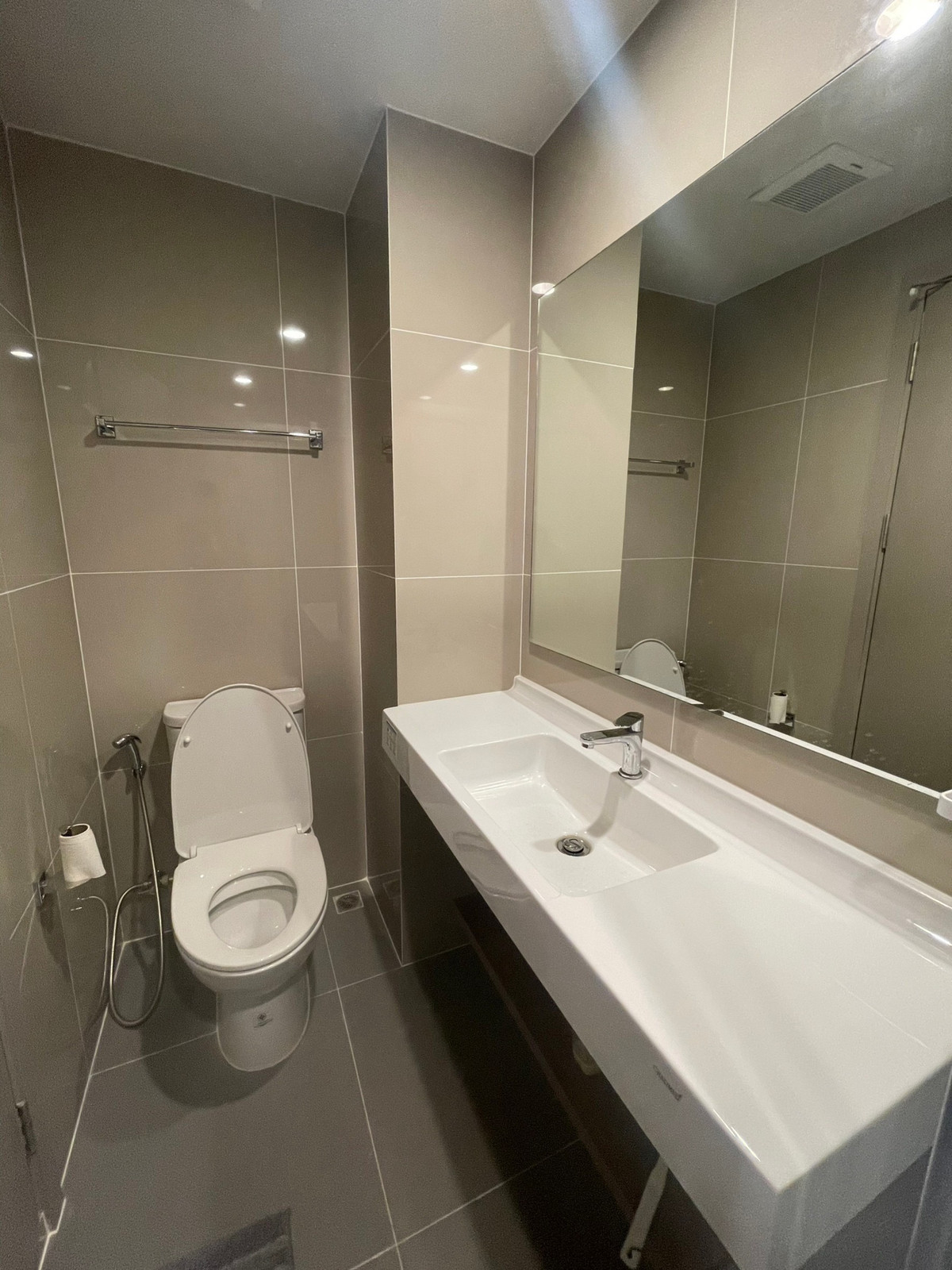 For RentCondoRatchadapisek, Huaikwang, Suttisan : Beautiful room, beautiful view, for rent, 2 bedrooms, 2 bathrooms, Ideo Ratchada Sutthisan.