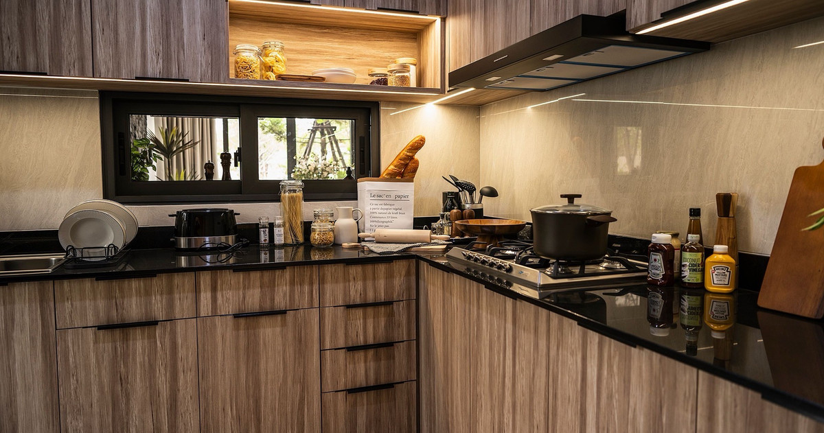 For SaleHousePattaya, Bangsaen, Chonburi : Wisdom First Residence Chonburi, luxury house designed by A49, next to Rugby School Thailand.