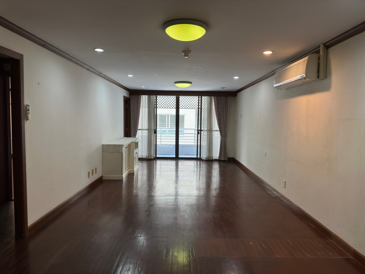 For SaleCondoSukhumvit, Asoke, Thonglor : FQ Condo for sale Acadamia Grand Tower price 6,490,000 baht [MKs251106]