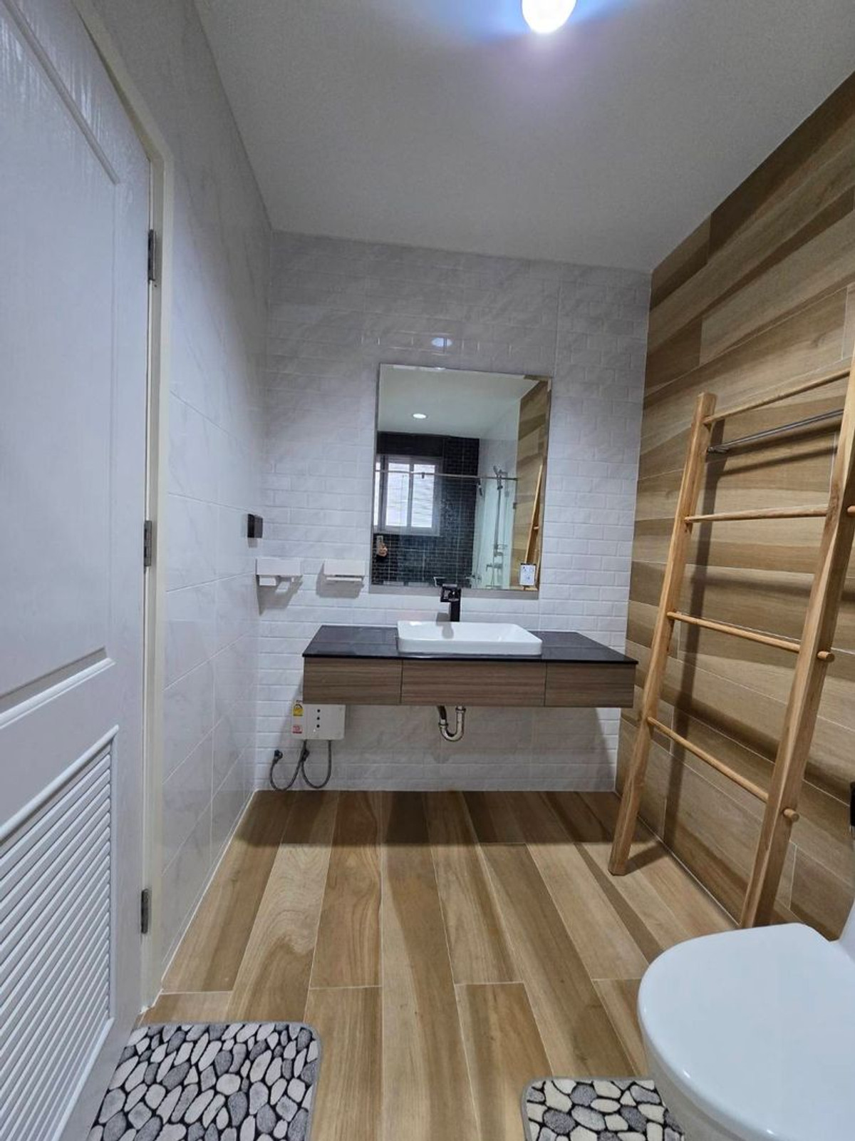 For SaleHousePathum Thani,Rangsit, Thammasat : 2-story detached house for sale, 4 bedrooms, 5 bathrooms, Suetrong Cozy Project, The Oxy, Rangsit Khlong 6, parking for 4 cars, area 80 square meters.