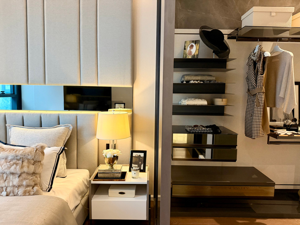 For SaleCondoSukhumvit, Asoke, Thonglor : Get a room fully decorated as follows. Price exactly as described. Beautiful room exactly as described. It really exists. Call 0946503223.