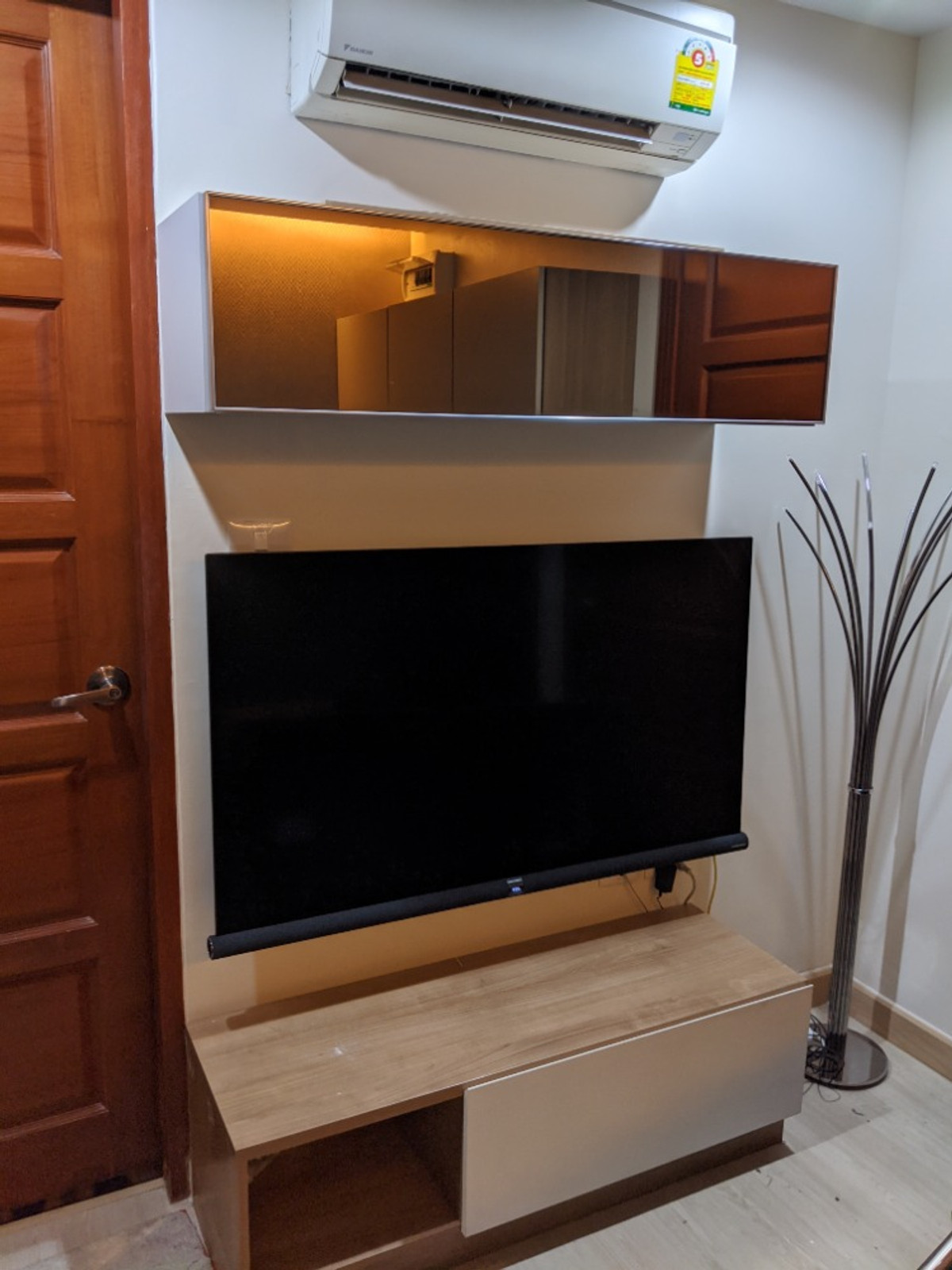 For SaleCondoRatchadapisek, Huaikwang, Suttisan : Emerald Residence Ratchada / 1 Bedroom (SALE WITH TENANT), Emerald Residence Ratchada / 1 Bedroom (SALE WITH TENANT) TARN041