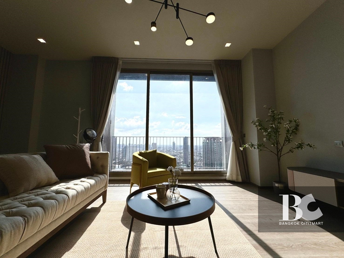 ให้เช่าคอนโดสาทร นราธิวาส : ⚜️ Luxury 3 bedrooms for rent at Rhythm Charoenkrung Pavillion ⚜️