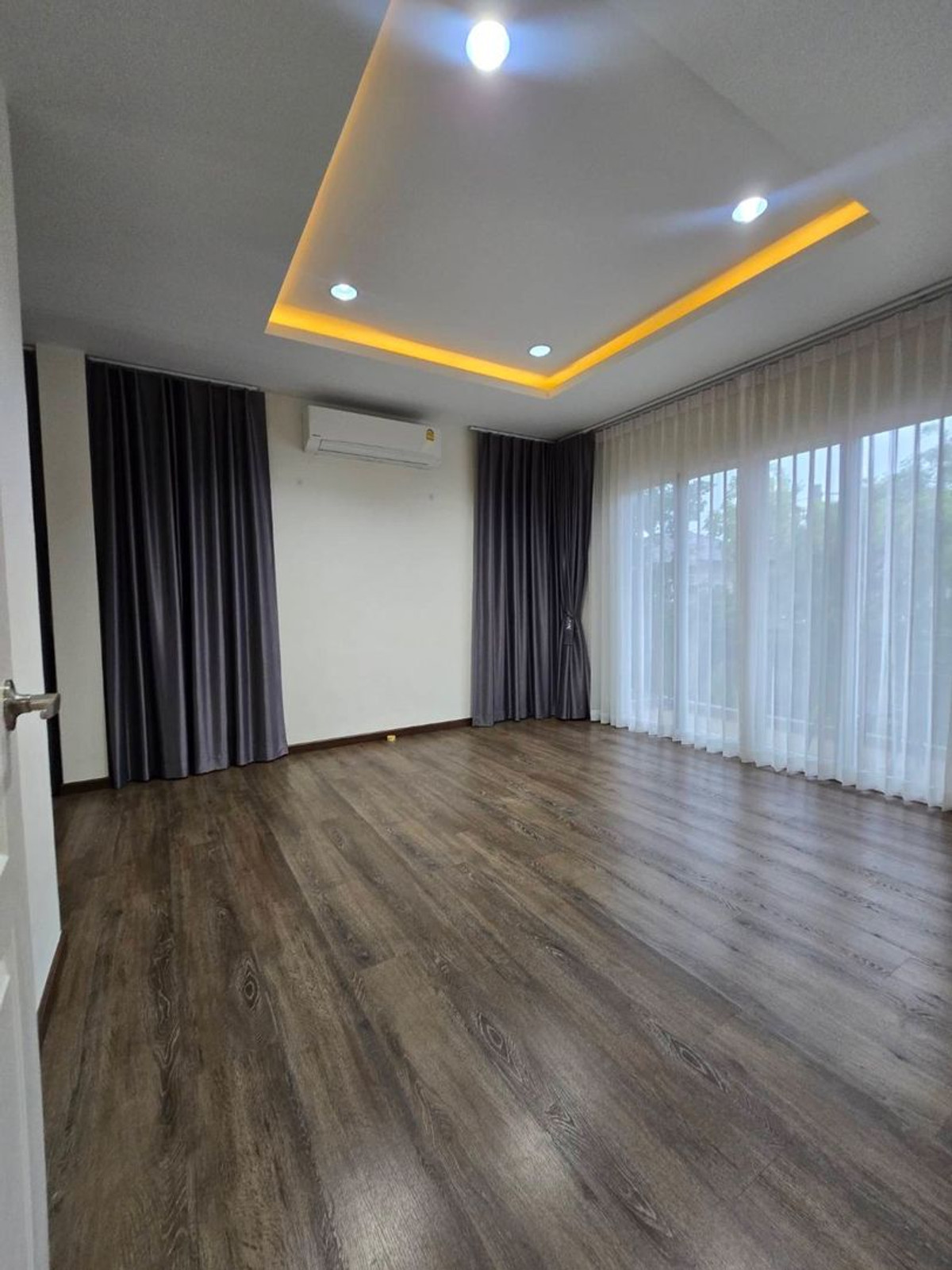 For SaleHousePathum Thani,Rangsit, Thammasat : 2-story detached house for sale, 4 bedrooms, 5 bathrooms, Suetrong Cozy Project, The Oxy, Rangsit Khlong 6, parking for 4 cars, area 80 square meters.