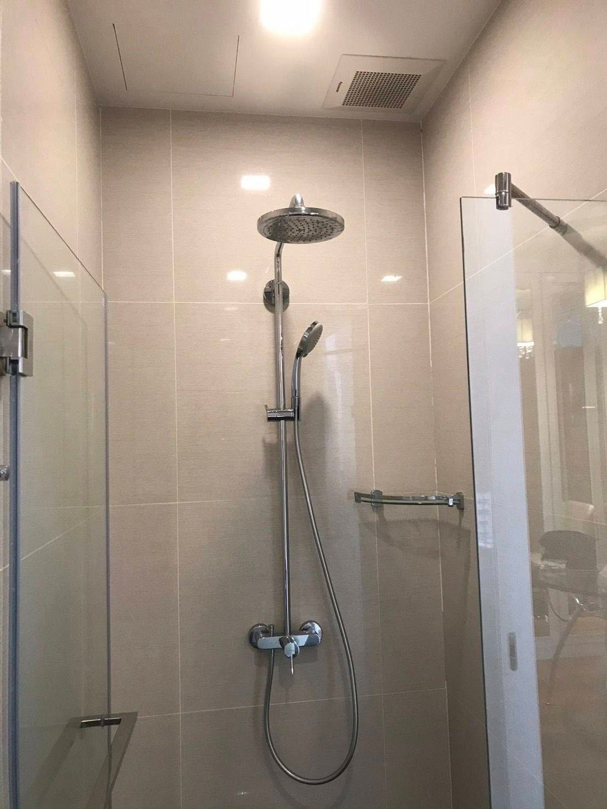 For RentCondoSukhumvit, Asoke, Thonglor : 🏙️ [Garden View] High-End Living at Park Origin Phrom Phong - Fully Furnished & Ready to Move in!