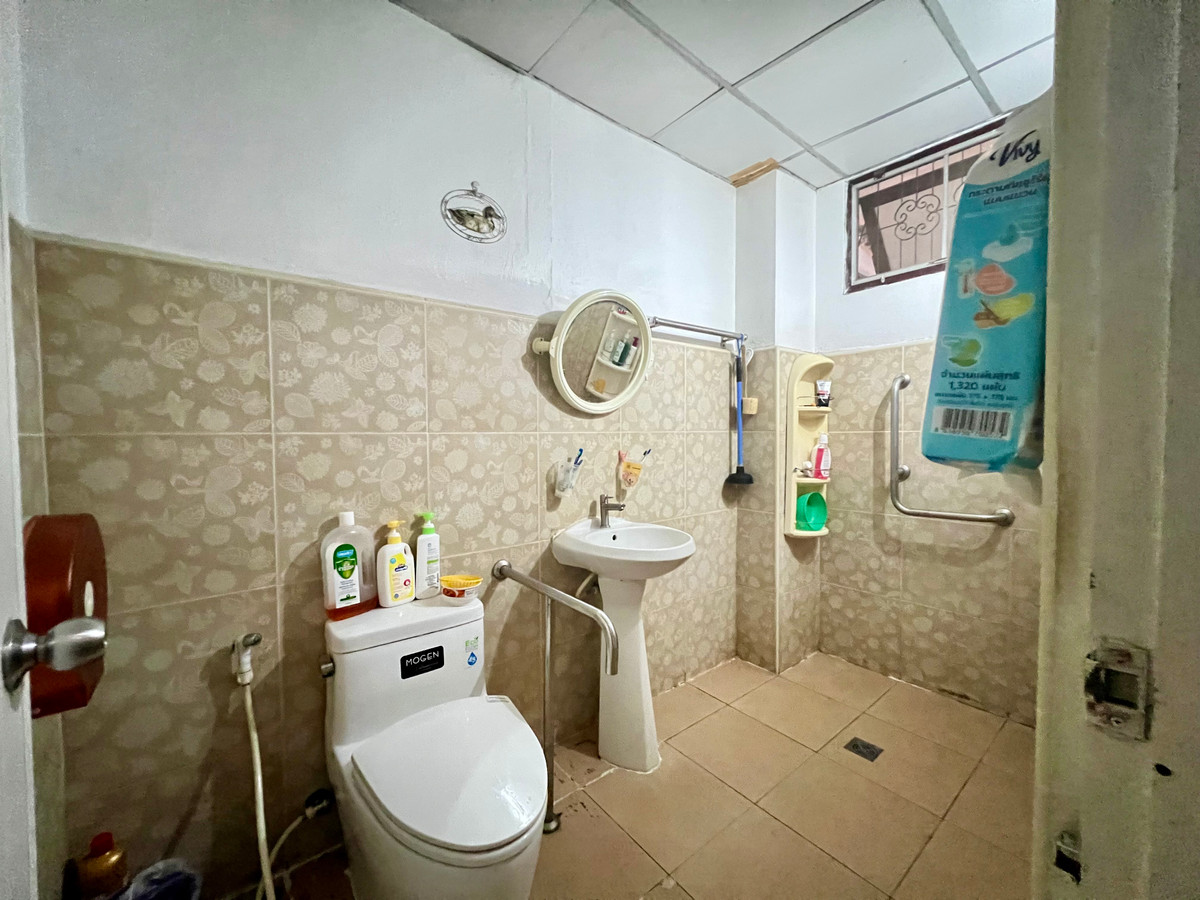 ขายบ้านโชคชัย4 ลาดพร้าว71 : ขายบ้านเดี่ยว 2 ชั้น หลังมุม บนที่ดิน 60 ตร.วา | ทำเลทอง โชคชัย 4 | ใกล้ตลาดกองปราบ–รวมโชค เดินทางสะดวกทุกเส้นทาง