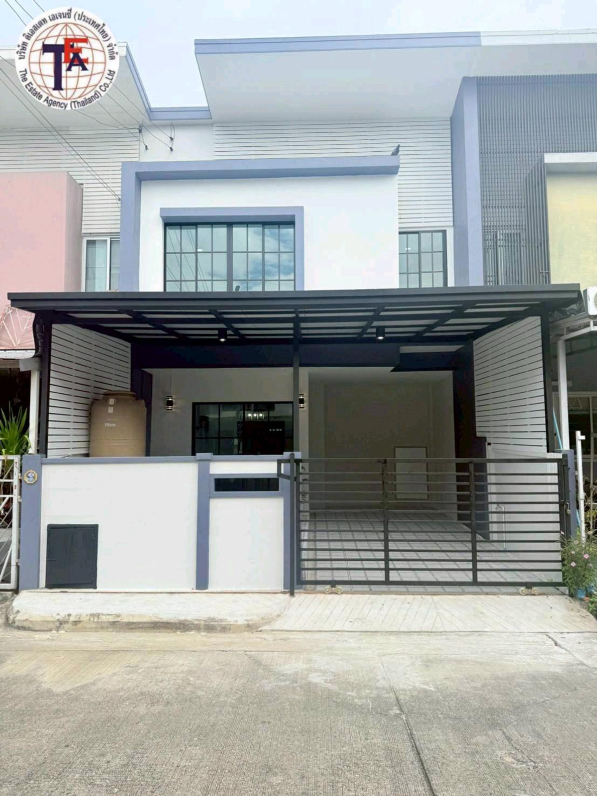 ขายบ้านนวมินทร์ รามอินทรา : ขายทาวน์เฮ้าส์ 2 ชั้น หมู่บ้านไอดีไซน์ เลียบคลองสอง บางชัน คลองสามวา  แฟชั่นไอส์แลนด ์ซาฟารีเวิลด ์สวนสยาม  รพ.สินแพทย์ รพ.นพรัตน์ รามอินทรา  รร.สาธิตพัฒนา ตลาดน้ำขวัญเรียม วัดพระยาสุเรนทร์ หทัยราษฎร ์สุขาภิบาล 5 คู้บอน กาญจนาภิเษก รถไฟฟ้าสีชมพู