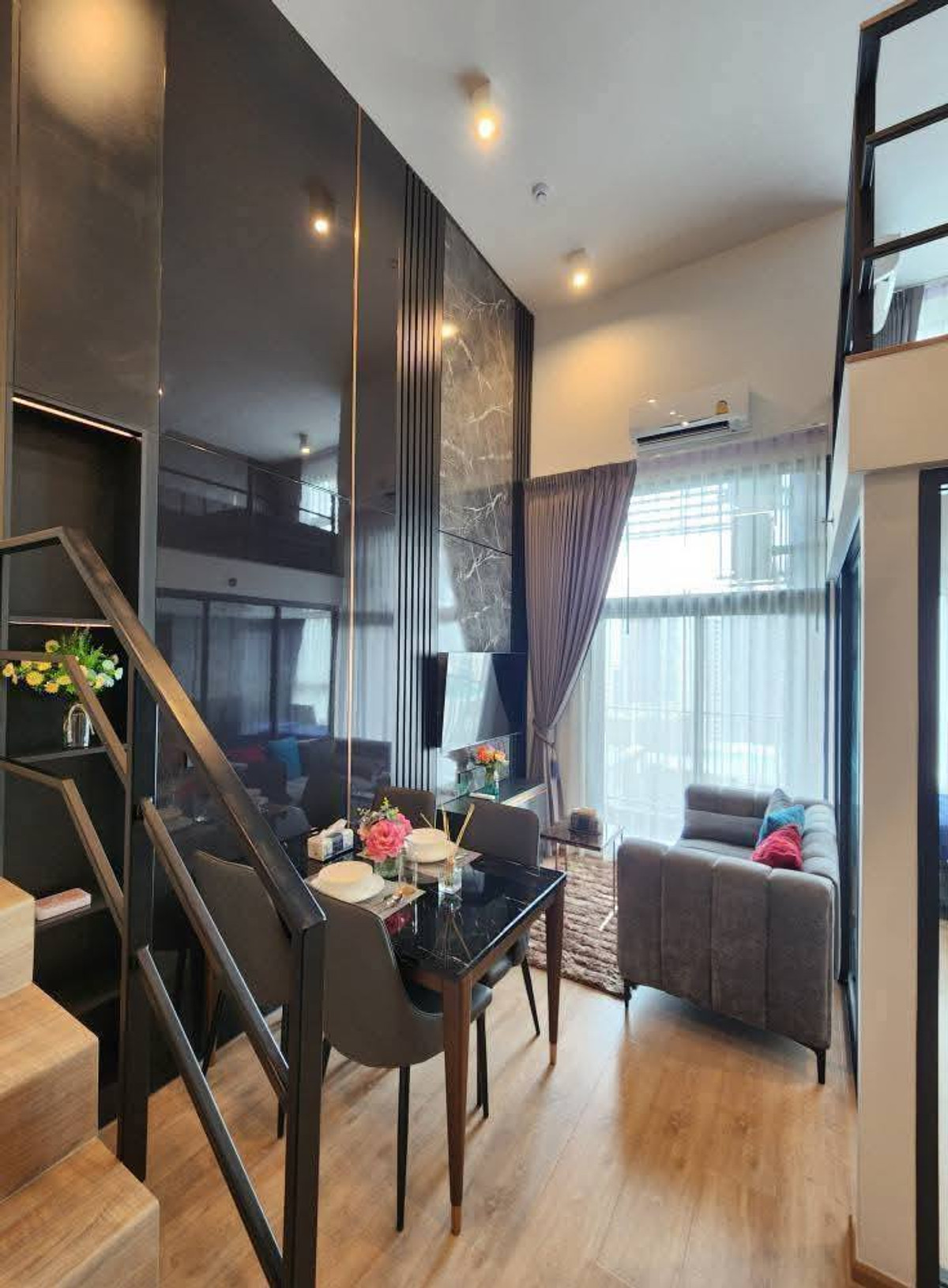 ให้เช่าคอนโดพระราม 9 เพชรบุรีตัดใหม่ RCA : RC113925 ให้เช่า Ideo Rama9-Asoke Nearby Central Rama 9 (2Bed 1Bath) 
