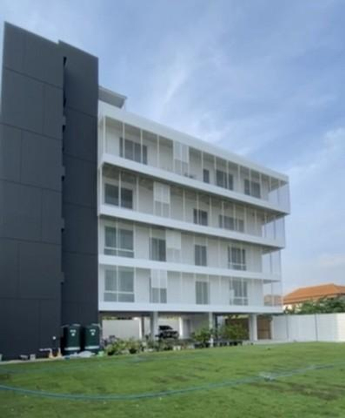 For RentHouseChaengwatana, Muangthong : Warehouse for rent 437 sq m, suitable for a gym, fitness center, product showroom, large restaurant, Chaeng Watthana Lak Si area, near MRT Government Center, MRT Chaeng Watthana 14, red city plan.