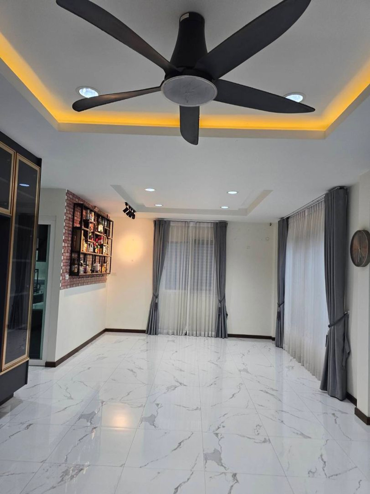 For SaleHousePathum Thani,Rangsit, Thammasat : 2-story detached house for sale, 4 bedrooms, 5 bathrooms, Suetrong Cozy Project, The Oxy, Rangsit Khlong 6, parking for 4 cars, area 80 square meters.