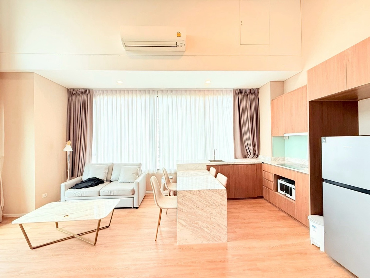 CondoRama9, Petchburi, RCA : Landmark at MRTA Rama9