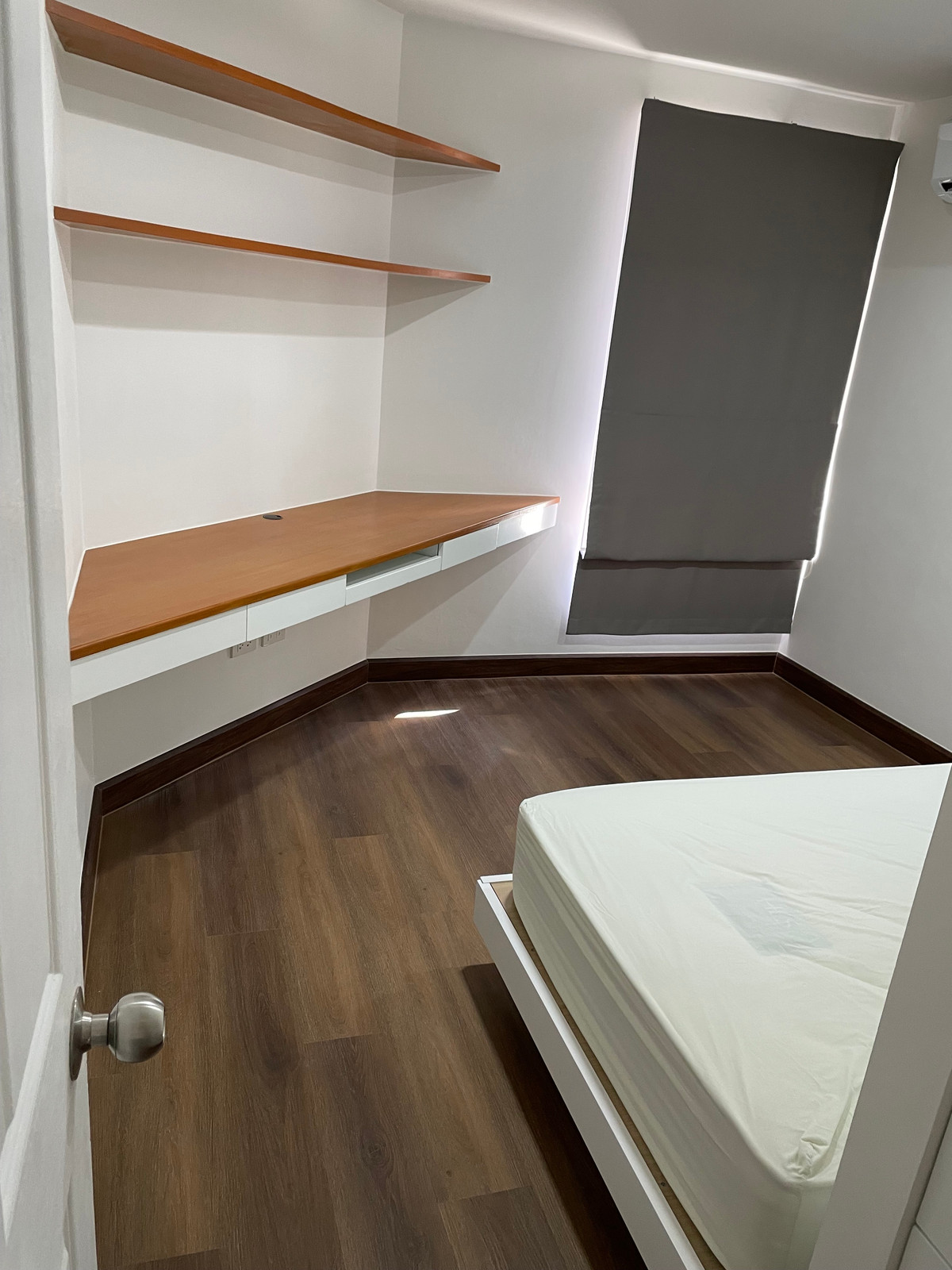 ให้เช่าคอนโดพระราม 3 สาธุประดิษฐ์ : ให้เช่าคอนโด Bangkok Garden เฟอร์นิเจอร์ครบ (S15-8765)