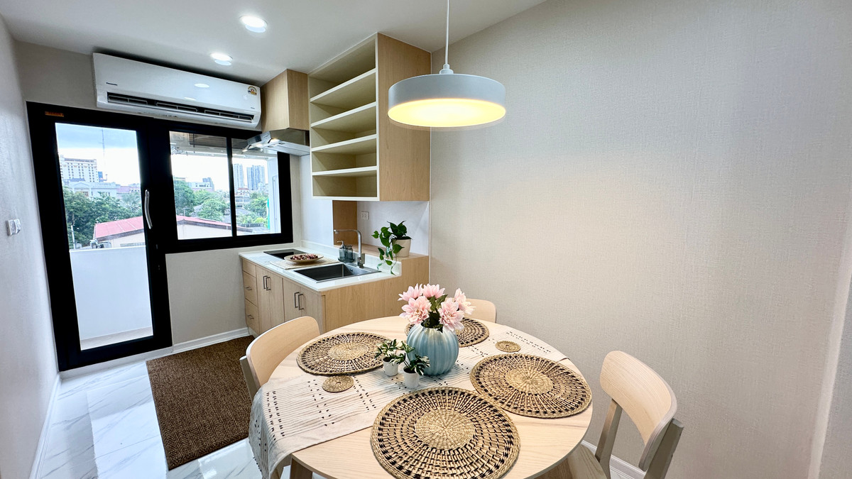 ขายคอนโดสาทร นราธิวาส : FQ ขายคอนโด Sathorn Suites Condominium ราคา 4,500,000 บาท [MKs251107]