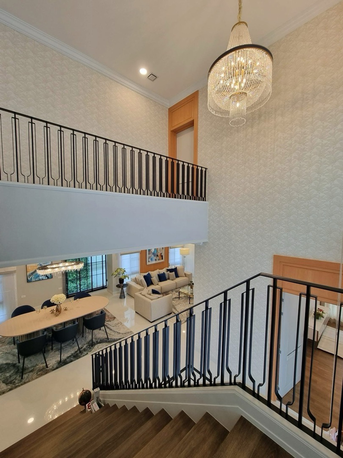 HousePattanakan, Srinakarin : 📢👇 For Sale / Rent – Luxury Houses at Nantawan Rama 9 – New Krungthep KreethaConveniently connected to multiple main routes.