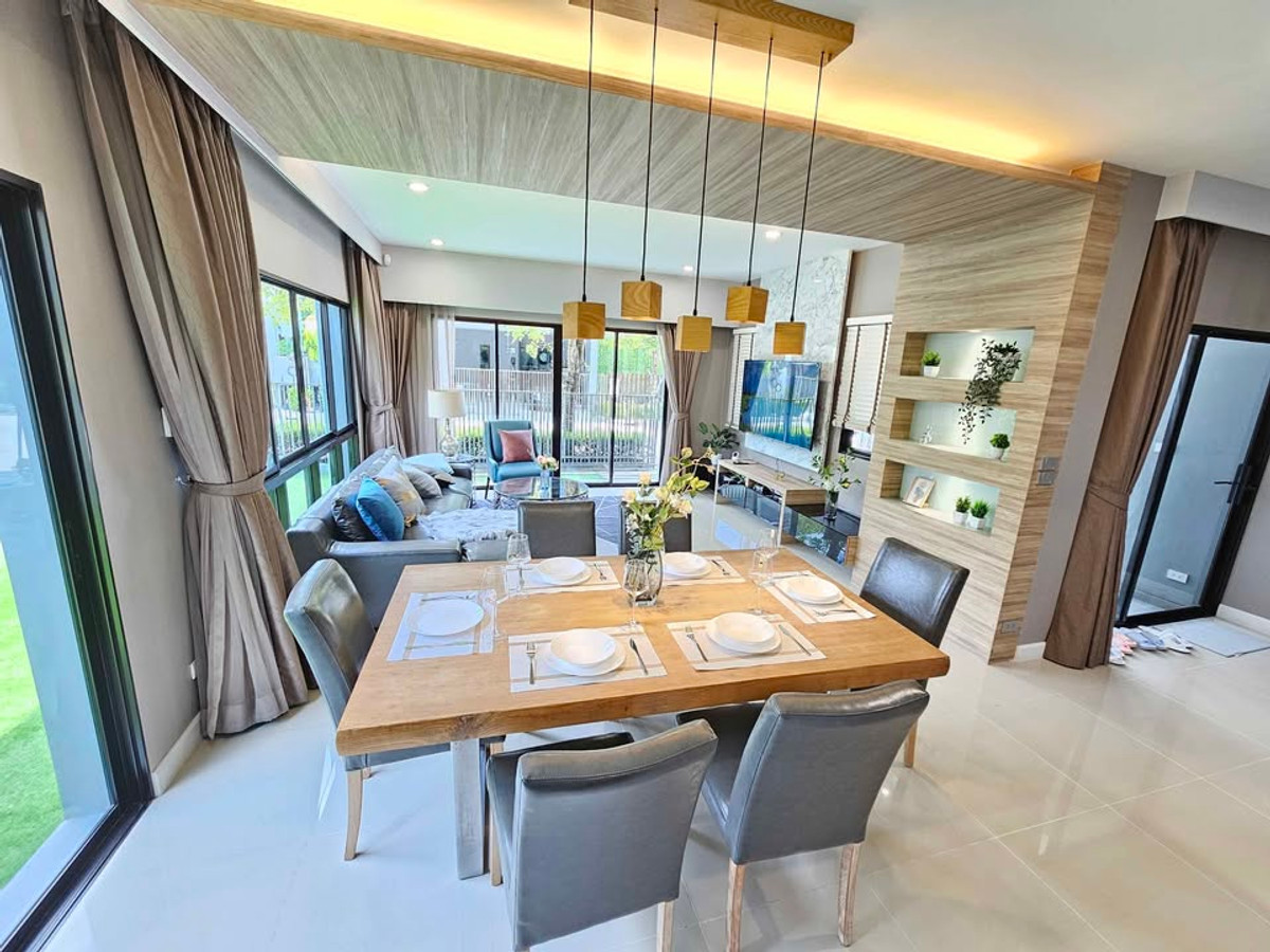 For RentHouseLadkrabang, Suwannaphum Airport : P-2851 Luxurious detached house, good location, ready to move in, near Seacon Square and Paradise Park and Suan Luang Rama IX.