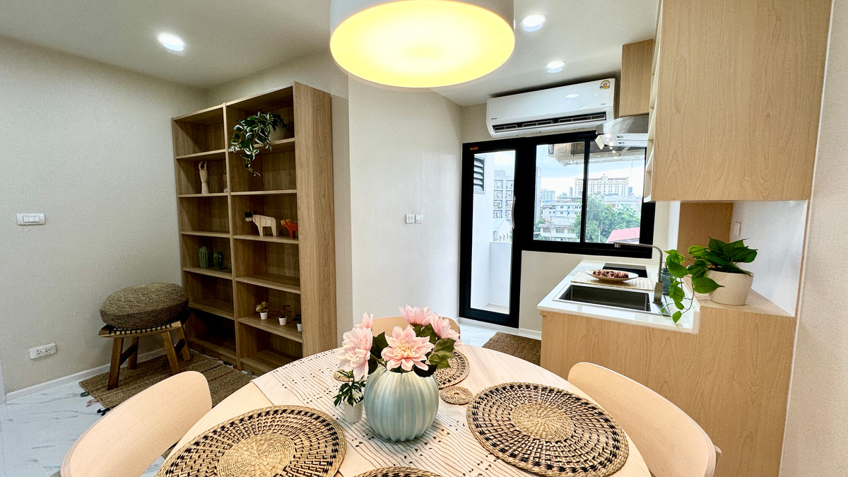 ขายคอนโดสาทร นราธิวาส : FQ ขายคอนโด Sathorn Suites Condominium ราคา 4,500,000 บาท [MKs251107]