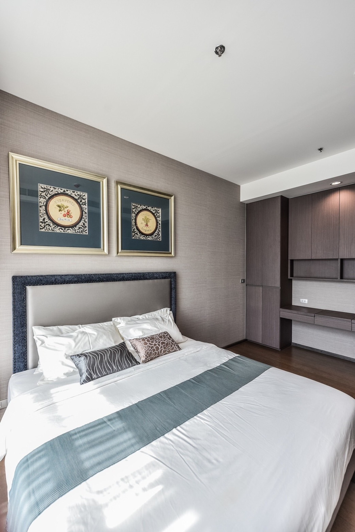 ขายคอนโดสาทร นราธิวาส : ขายคอนโด The Diplomat Sathorn ราคา 13,500,000 บาท [FLsr251101]