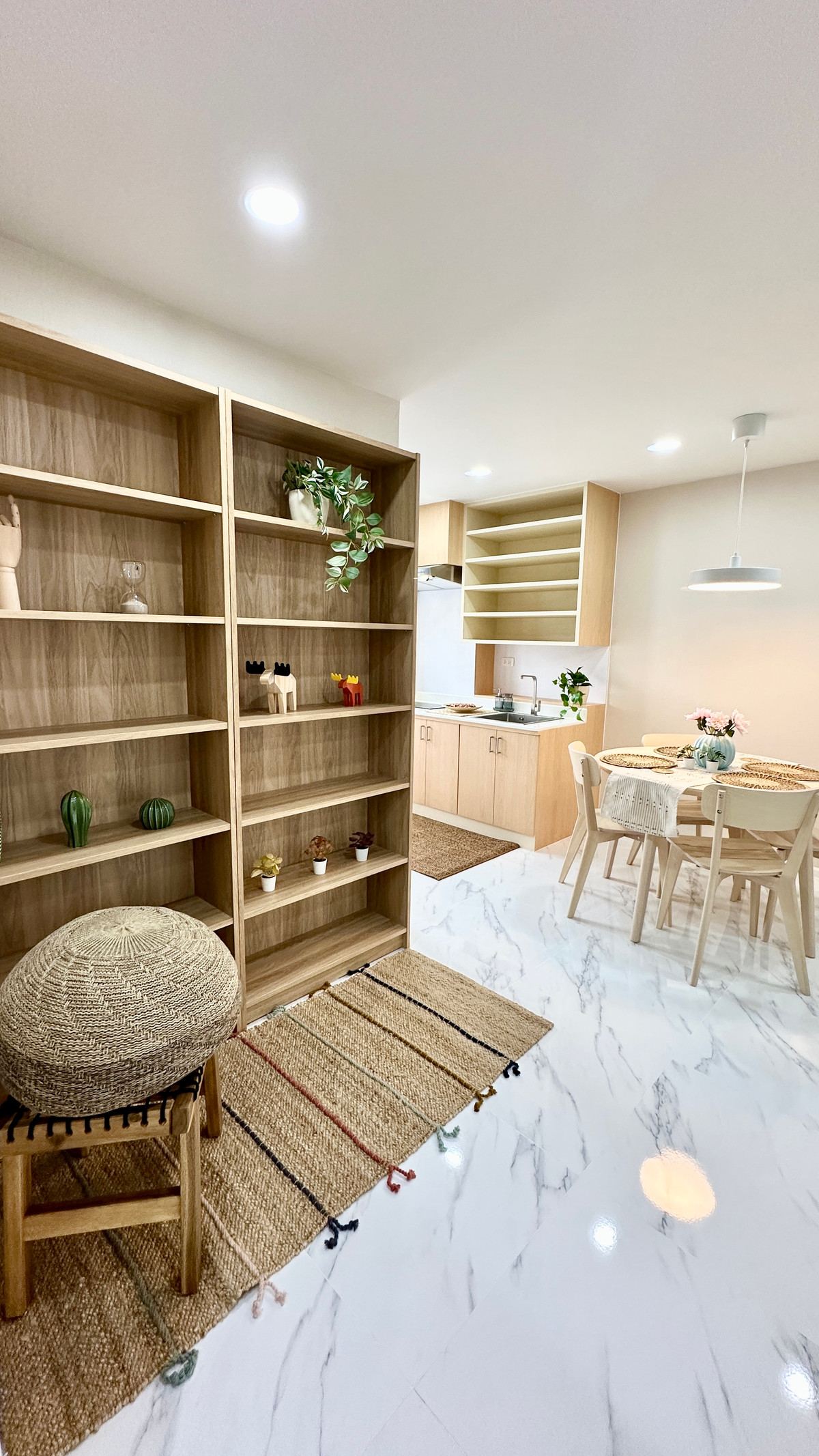 ขายคอนโดสาทร นราธิวาส : FQ ขายคอนโด Sathorn Suites Condominium ราคา 4,500,000 บาท [MKs251107]