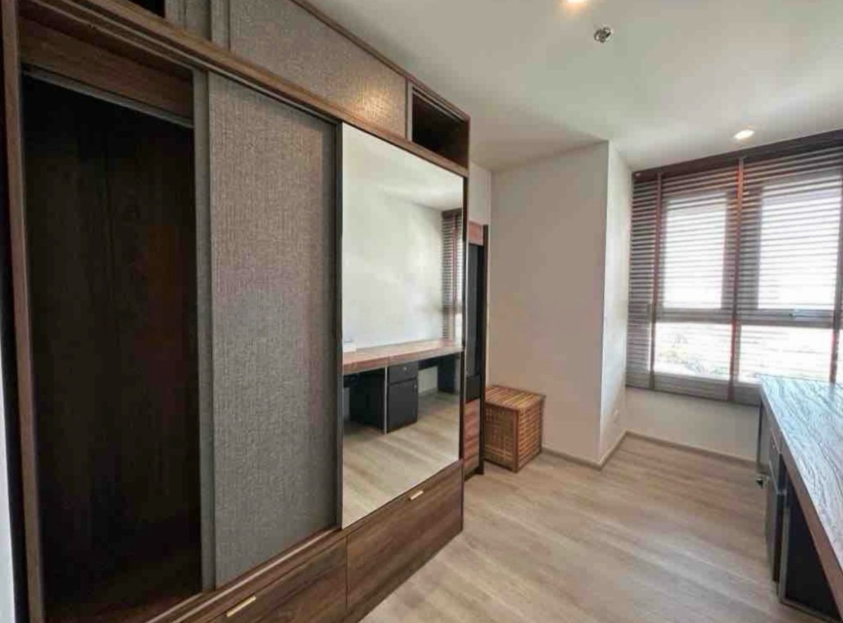 For SaleCondoPinklao, Charansanitwong : ✨🏙️ Urgent sale, 2 bathrooms, 2 bathrooms, with furniture, very good price ✅